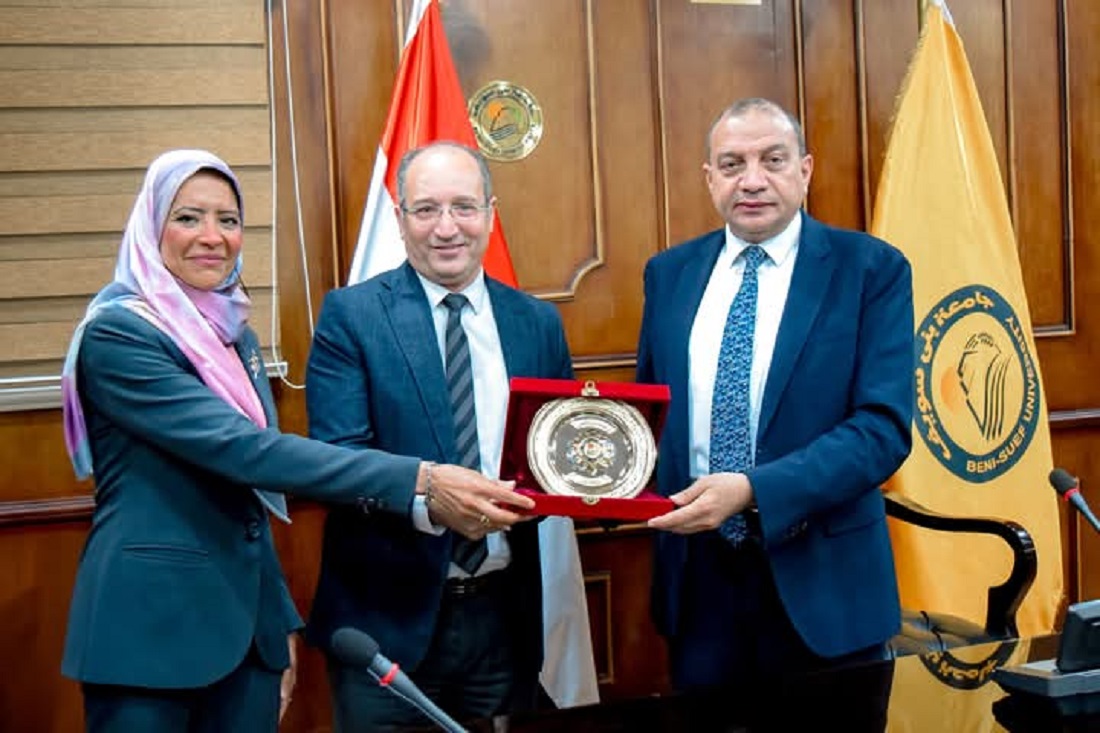 تكريم عميد كلية التكنولوجيا والتعليم السابق